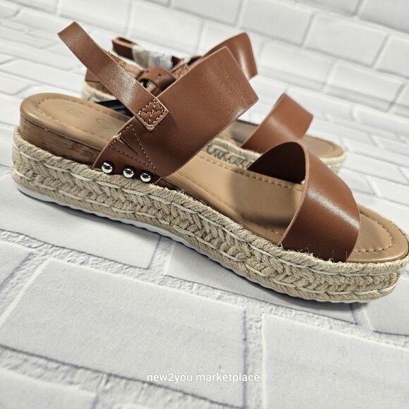 athlefit Shoes - Athlefit women's wedge sandals Brown and tan and white size 6.5